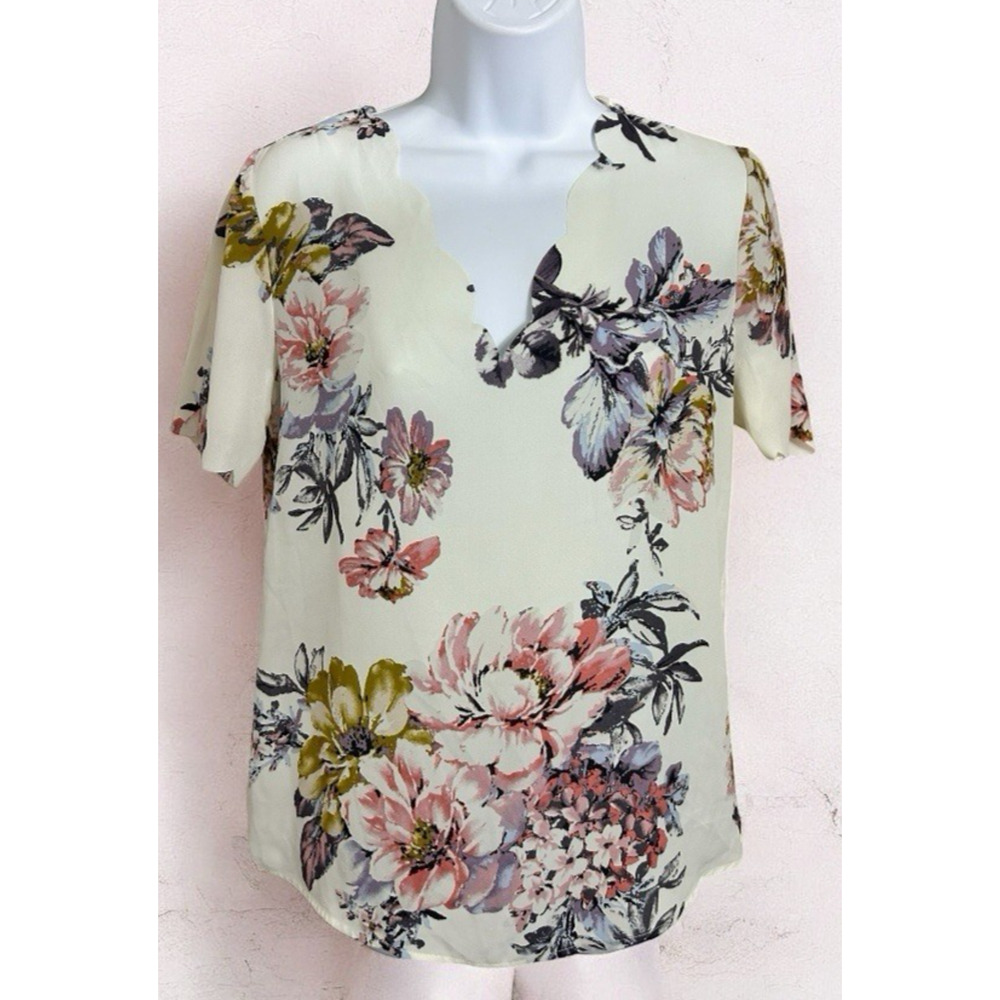 Nine Britton Floral Blouse Sz Small Scalloped Neckline Sleeves Lightweight Top